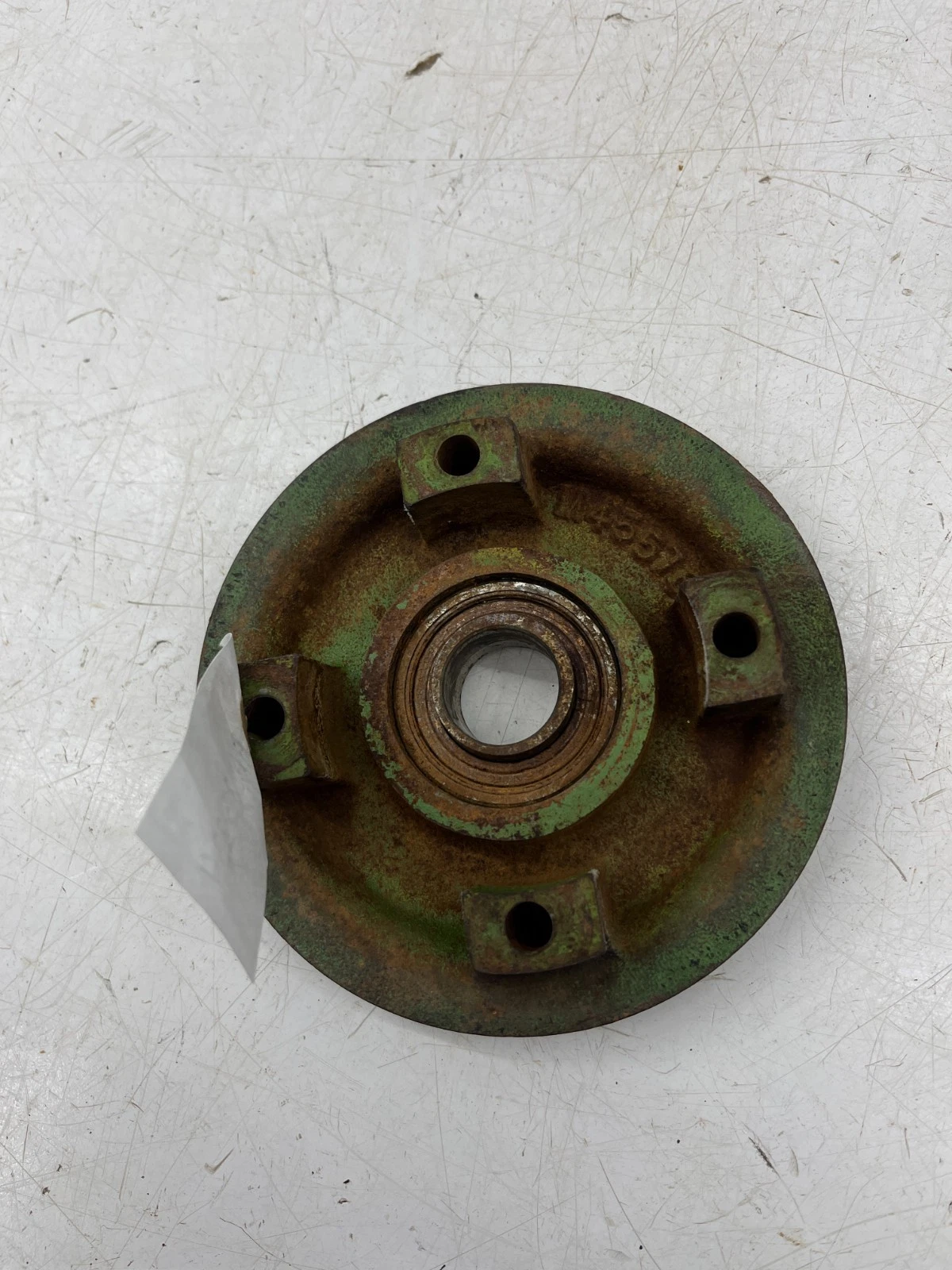 JOHN DEERE FRONT PTO DRIVE PULLEY 140 300 314 540 - AM33334
