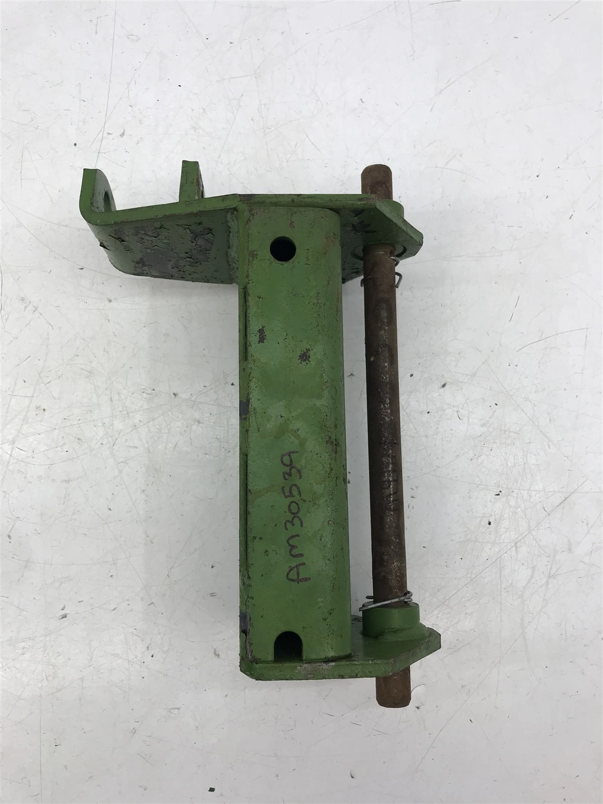 JOHN DEERE 42 FRONT BLADE ANGLE BRACKET PIVOT 110 112 RF - AM30539