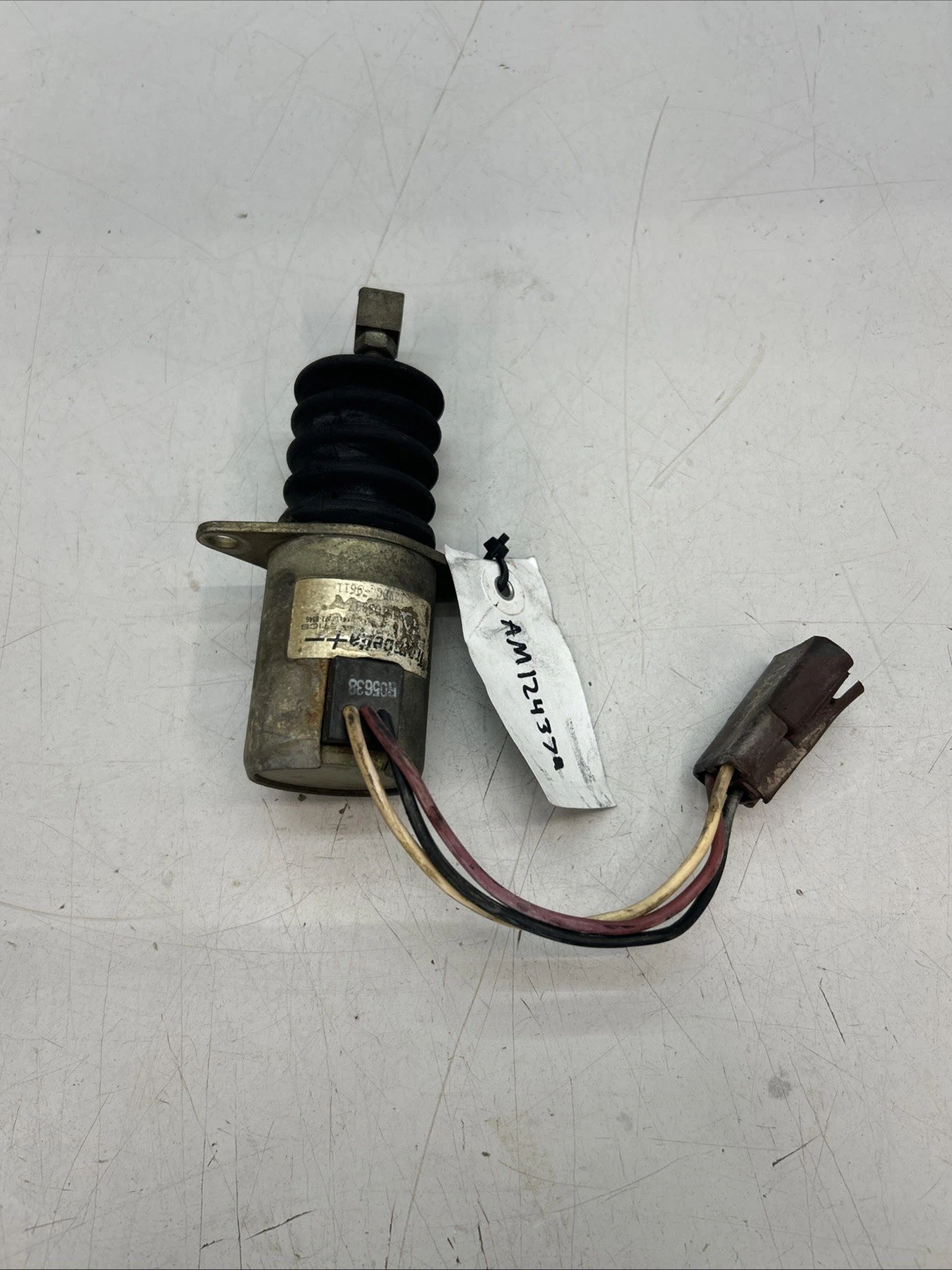 JOHN DEERE OEM FUEL SHUTOFF SOLENOID - AM124379 AM103337